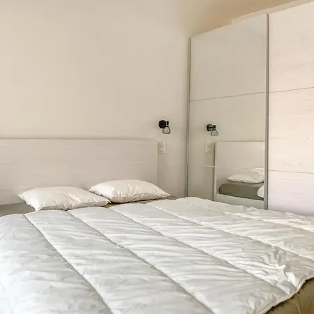 2 Bedroom Stunning In Oostende